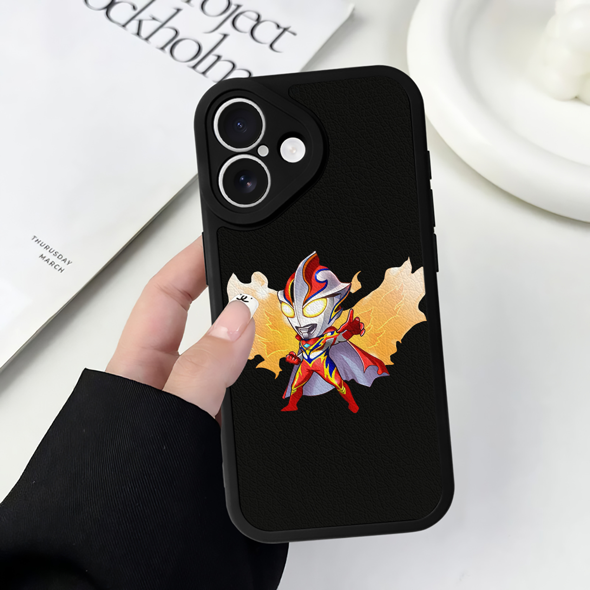 （画像用） ウルトラマン Ultraman 【iPhone 16シリーズ対応】シリコンスマホケース（レザー調） 材質：シリコン